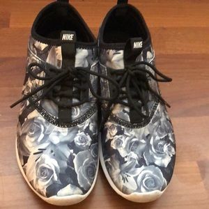 Nike floral shoes